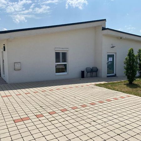 Gaestezimmer Oedenburgerstrasse Pottsching Bagian luar foto