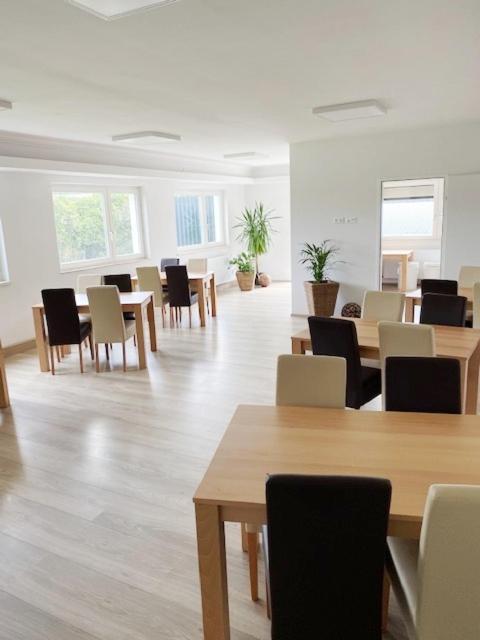 Gaestezimmer Oedenburgerstrasse Pottsching Bagian luar foto