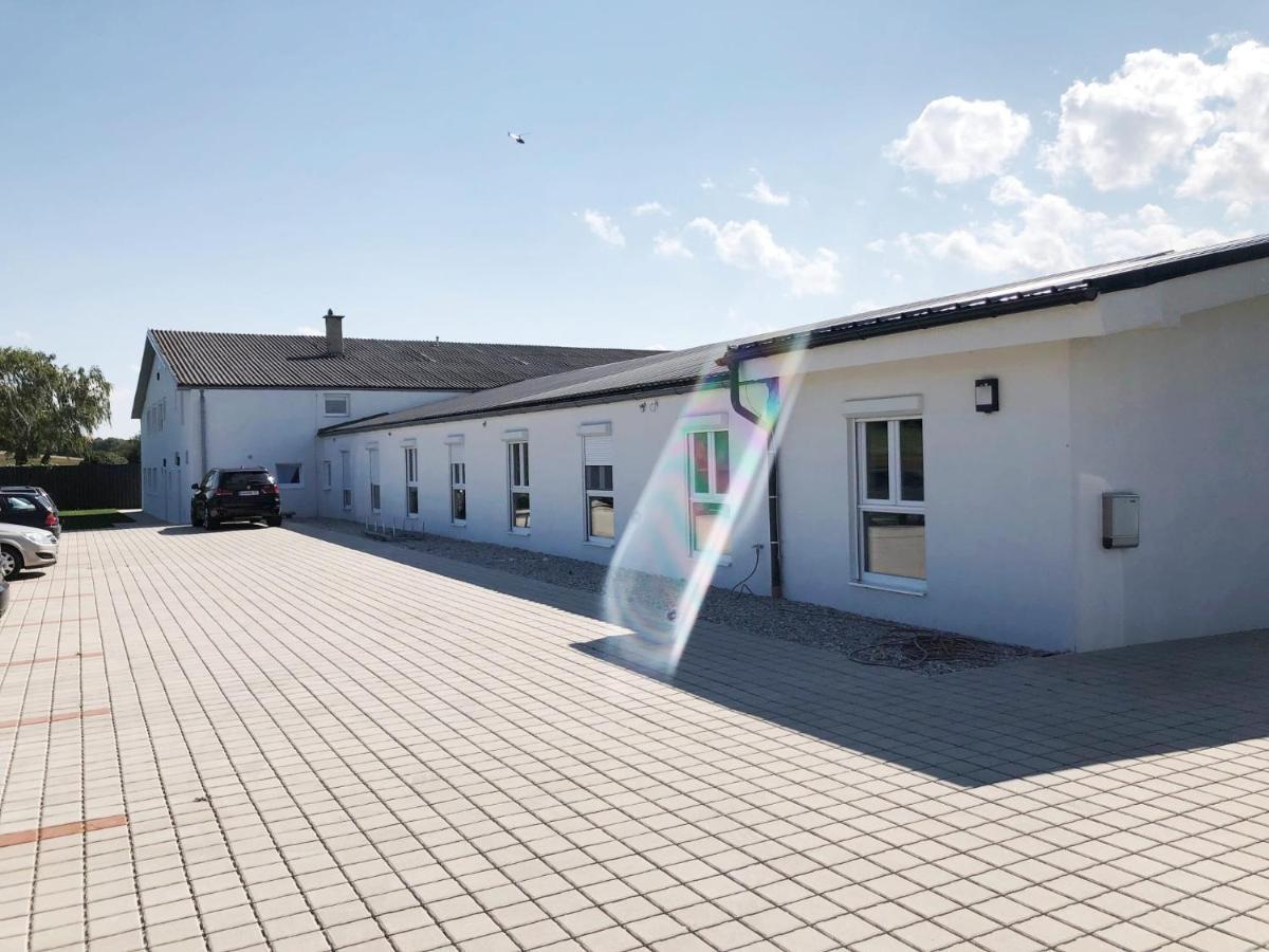 Gaestezimmer Oedenburgerstrasse Pottsching Bagian luar foto